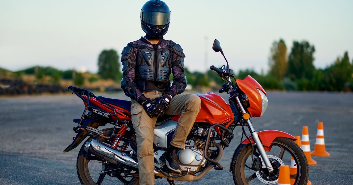 Abbigliamento esame moto: come non farsi mandare a casa dall’esaminatore